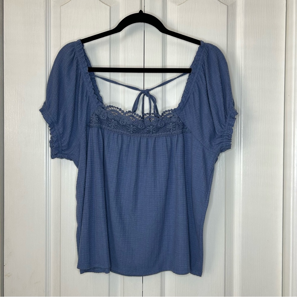 American rag blue short sleeve blouse lace neckline size XXL